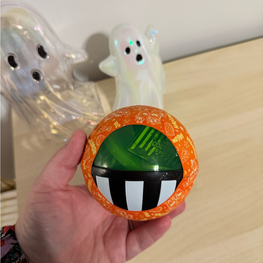 Miniverse Make It Mini Halloween Bettlejuice Ultra Rare Blind Ball